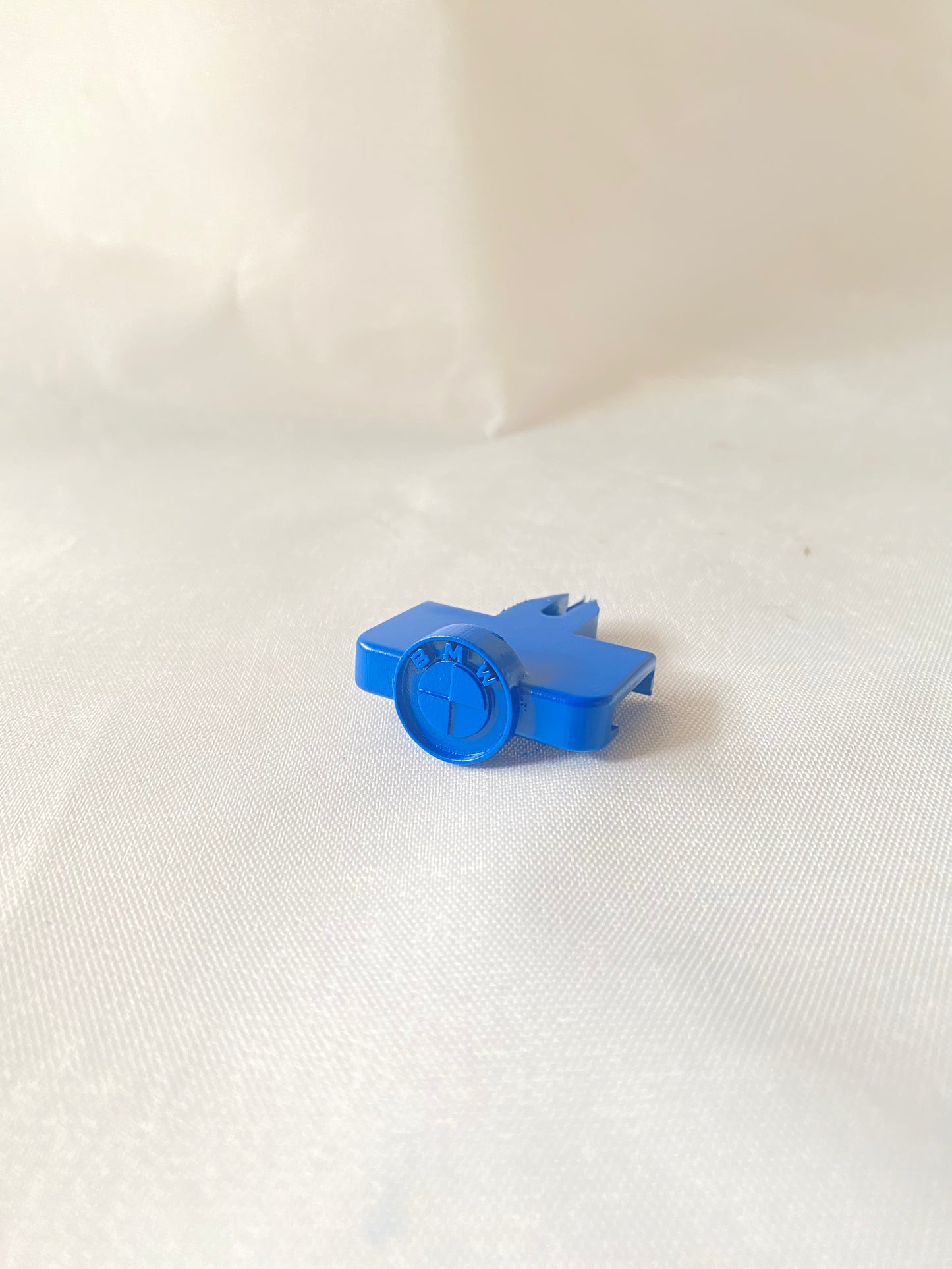 BMW 3 Series E90 ventilation clips with BMW logo