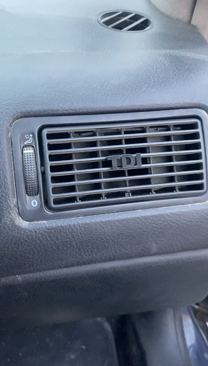 Volkswagen Golf 4 ventilation clips TDI logo