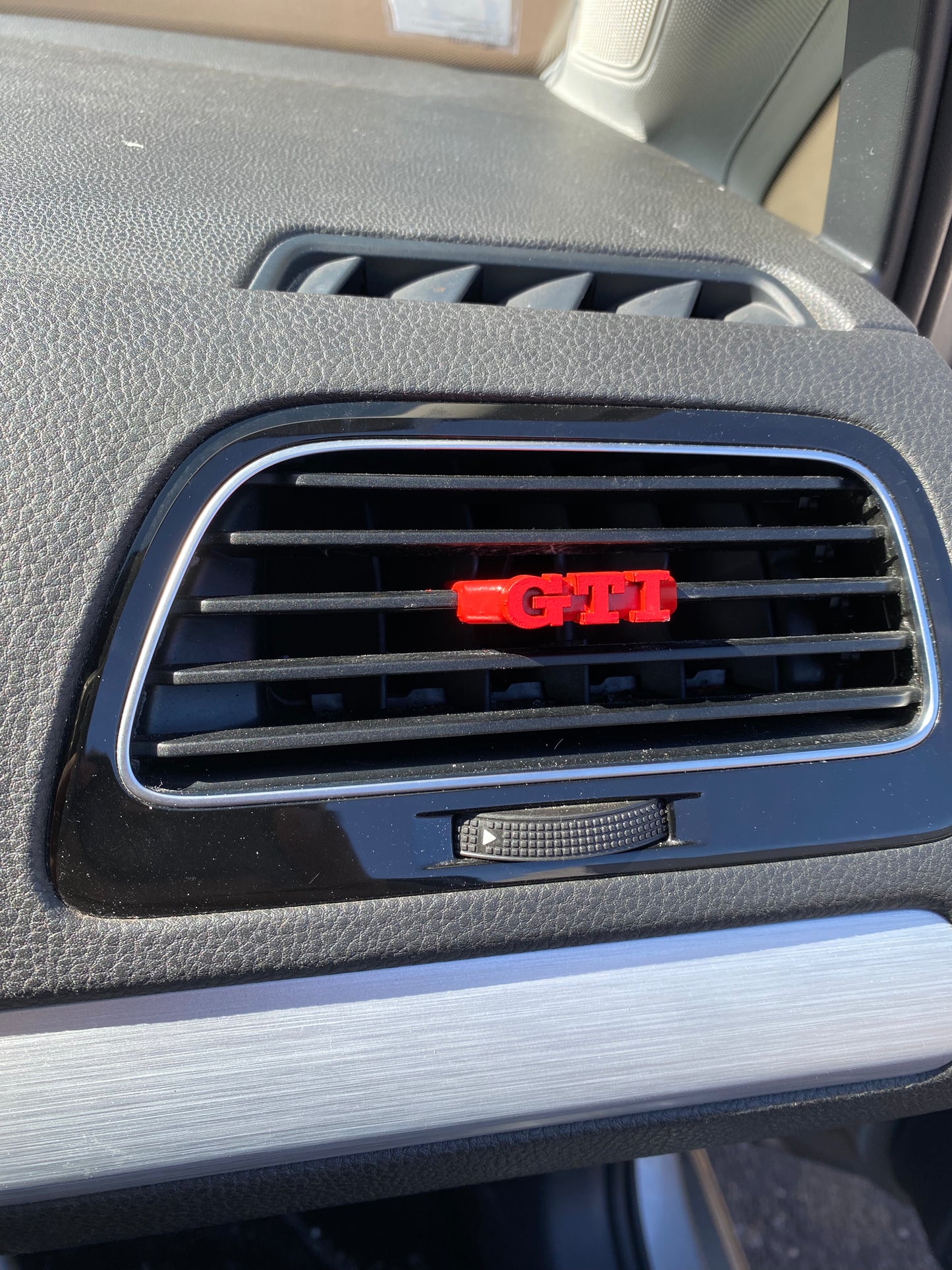 Volkswagen Golf VII 7 GTI ventilation clips