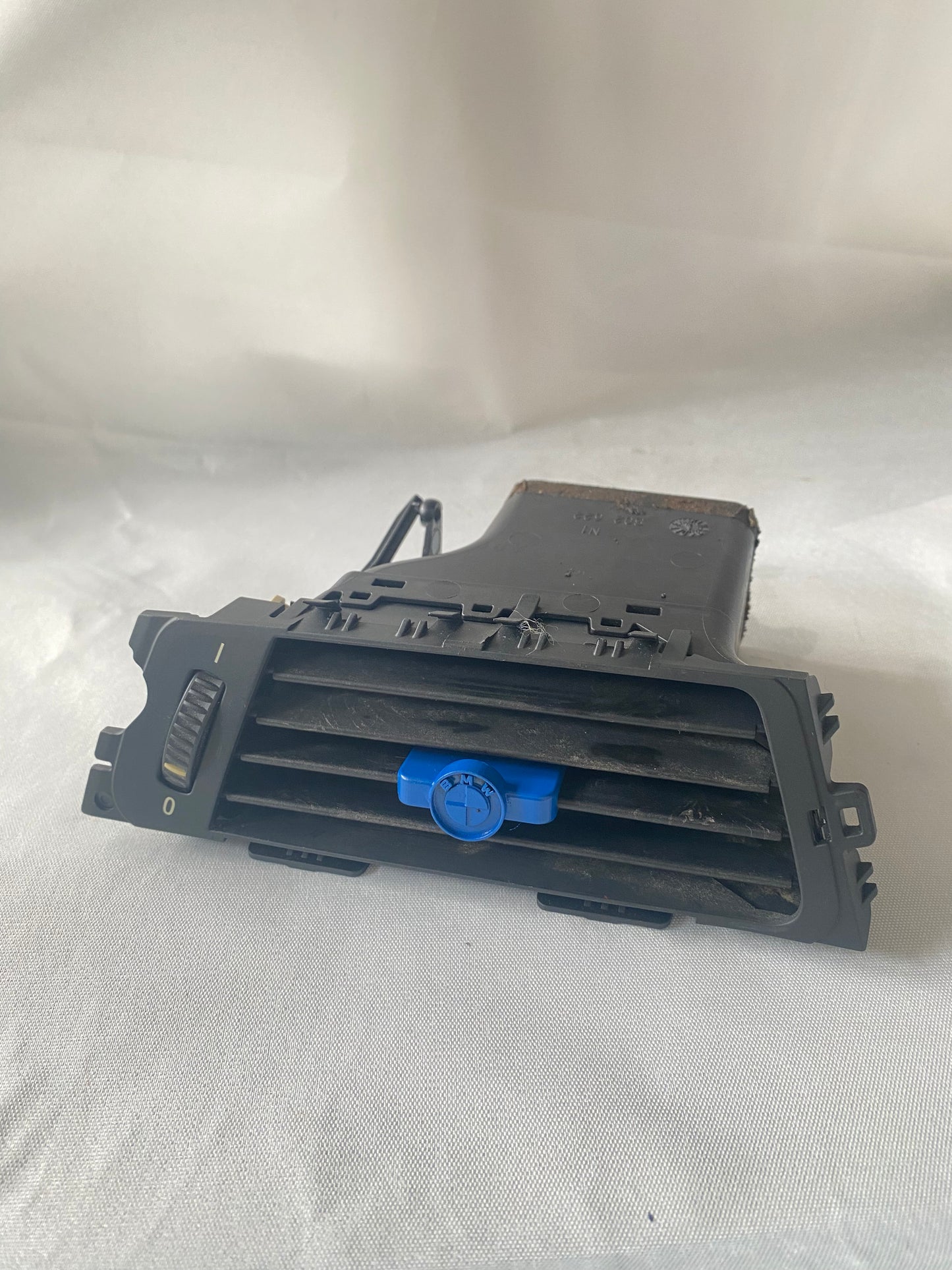 BMW 3 Series E90 ventilation clips with BMW logo